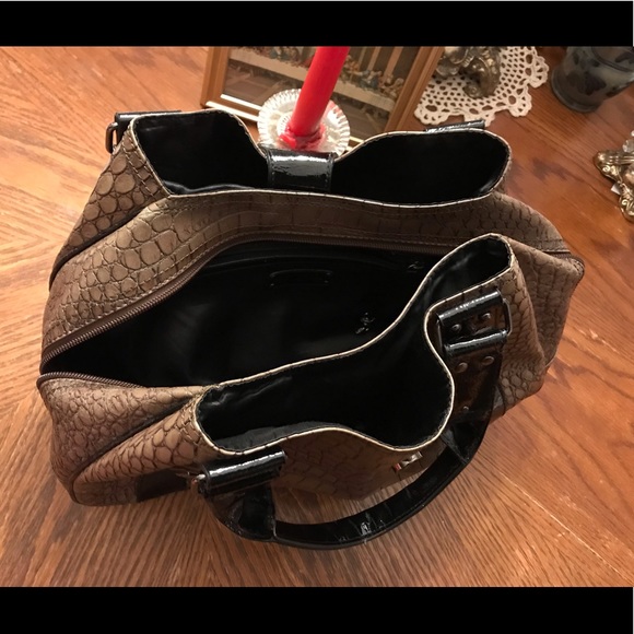 Nice Tan Reptile Textured Black Shine Accent Bag! - Picture 8 of 15